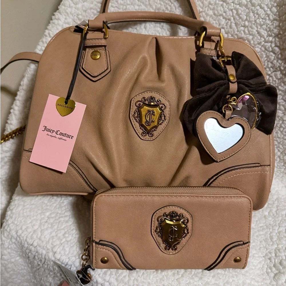 NWT Juicy Couture Romance Gusset Wallet with Gold Emblem, in Pecan (Tan)